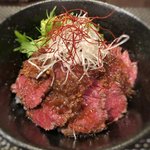 carnegico - 赤身ステーキ丼 ガーリック醤油 small