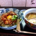衣笠 - 豚キムチ丼 ミニうどんセット(¥850)