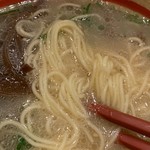 九州じゃんがららあめん - マイルドとんこつと細麺