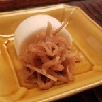 緒方 - 香の物(山芋と切り干し大根)
      松茸ご飯に合わせてこちらもシンプル