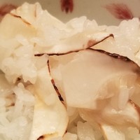 緒方 - ⑨松茸(兵庫県丹波&和歌山県冨貴産)ご飯
                    箸が止まらない美味しさにお代わり！
                    薫りは当然、絶妙な塩加減のご飯に引き立てられた松茸の旨みが素晴らしい。
                    シャキシャキ食感も楽しい♪