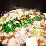 Yakitori Ibushi Za - 鯖・鳥スープを使ったうまだし醤油もつ鍋