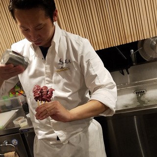 岩田拓也氏(イワタタクヤ）和食から名店修業で生み出した鶏料理