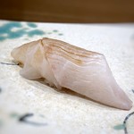 鮨旬美西川 - 鯖アレルギーの私には「鯖」の代わりに「クエ(7ｋｇ）」・・噛むと旨みが広がります。