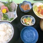 タニヤ食堂 - お刺身定食
