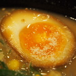 むがく庵 - チーバターコーンラーメン（玉子トッピング）