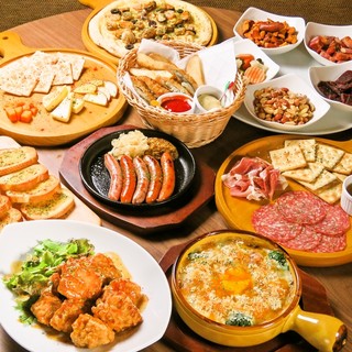 【フードが充実！】ピザやアヒージョなどこだわりのメニュー