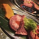焼肉 兆治 - 当店は黒毛和牛専門店なので柔らかくとても新鮮です