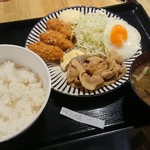 Izakayahattenshoupatotsu - 牡蠣フライ生姜焼き定食 650円