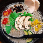 ソラノイロ トンコツ&キノコ - 