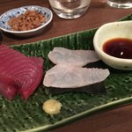 ながほり 酒好家 - 鮪の造りと白身(ひらめ？)の昆布締め