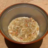 紀尾井町 三谷 - 噴火湾の毛蟹と馬糞雲丹の餡掛け。鮮やかな輪島塗の器だが、内側は綺麗な銀色。コントラストが美し過ぎる。