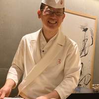 紀尾井町 三谷 - 高野店長は歯切れの良い会話でお客様を魅了する。