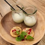 ワイン×チーズ料理専門店 チーズチーズカフェ - お通し