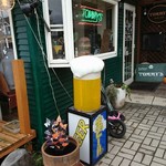 トミーズ - 店舗入口