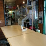 トミーズ - 店内