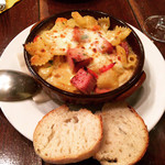 ピッツァダバッボ - グラタンはバケット付き