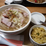 バンセーン アロイチンチン - 豚肉ラーメン