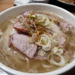 バンセーン アロイチンチン - 豚肉ラーメンアップ