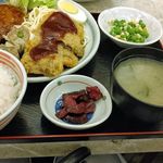 京極スタンド - 日替わり  奥の枝豆は向かいのお客さんの(笑)