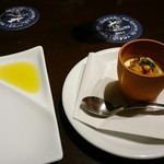 AU GAMIN DE TOKIO - いわゆるお通し的サムシング。トウモロコシなムースなウニ乗せ