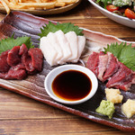 Niku Kei Izakaya Niku Juuhachi Banya - コース：馬刺3種