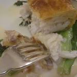 ラ ブラスリー - 真鯛と小海老のパイ包み焼白ワインソース