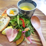 高島ワニカフェ - 季節の前菜盛り合わせ