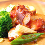 Simmered octopus and vegetables in tomato sauce