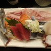 宝寿し - 料理写真:宝セットの刺身（秋刀魚の炙りと生、鰤、めばる、本まぐろ、ほたて、たこ）