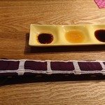 れだん - 右から刺身醤油、真ん中がごま油と塩、左が秋刀魚の肝醤油