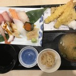 鯛将丸 - 上握りと天ぷら定食1280円