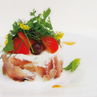 鰆とフルーツ、ペコリーノチーズのケーキ