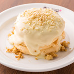 メレンゲ  - マカダミアナッツクリームパンケーキ