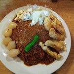 カレーや 満店堂 - スパイシーキーマカレー（￥５００税込み以下同）、ライス２５０㌘（￥２５０）、フィッシュフライ（￥２９０）、らっきょう（￥９０）で、合計が￥１１３０