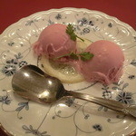 レストラン　クレール - デザートのイチゴアイス
