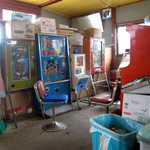 宮内焼そば店 - 今でも現役の10円ゲーム機器