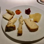 レ セゾン - ベルナール・アントニーさんのチーズ (chariot de fromages Bernard Antony)