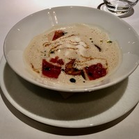 レ セゾン - セープ茸のカプチーノ仕立て イベリコ豚の生ハムをあしらって (veloutè de cèpes servi comme un cappuccino quelques copeaux d'iberico)