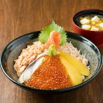 Hokkaidouryouri Yukku - 【五色丼】異なる味覚と食感、口に広がる贅沢を