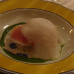 横濱元町 霧笛楼 - 仙台産　ナメタガレイ　横浜産　カブの優しいリゾットとその葉のソース