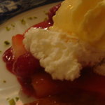横濱元町 霧笛楼 - 旬の赤いフルーツのフィアンティーヌ仕立て　いただきま～す♪