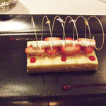 レストラン シャンボール(リーガロイヤルホテル大阪) - 苺のメルバ風