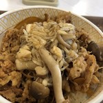 すき家 - きのこペペロンチーノ牛丼並盛税込520円