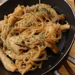 まる - きのこのバター醤油炒め