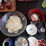 手打ちうどん さわいち - ネギトロ丼とうどんのセット