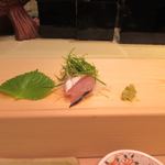 Taisushi - 料理は刺身からスタートです、神戸近郊で獲れたマサバの刺身です。