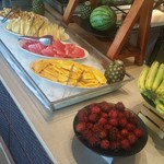 Tides - ランブータン、マンゴーなど南国フルーツがモリモリ食べれます。