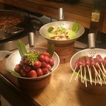 Tides - ③中華エリア　なぜかソーセージがべらぼうに美味しかった