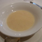トラットリア・アルベロ - プリモピアット／ズッパ／大根とじゃが芋のポタージュ
